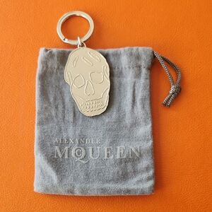 Alexander McQueen Metallic Skull Keyring